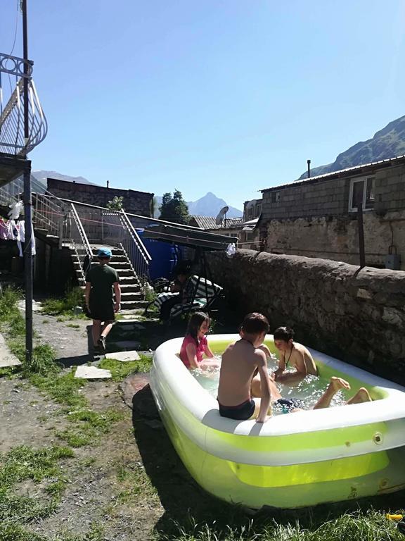 Nikoloz Guesthouse Kazbegi Luaran gambar