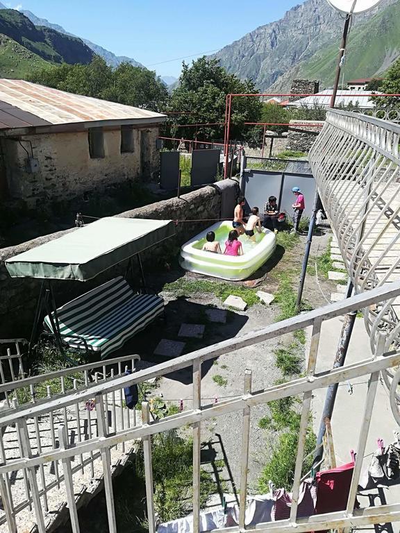 Nikoloz Guesthouse Kazbegi Luaran gambar