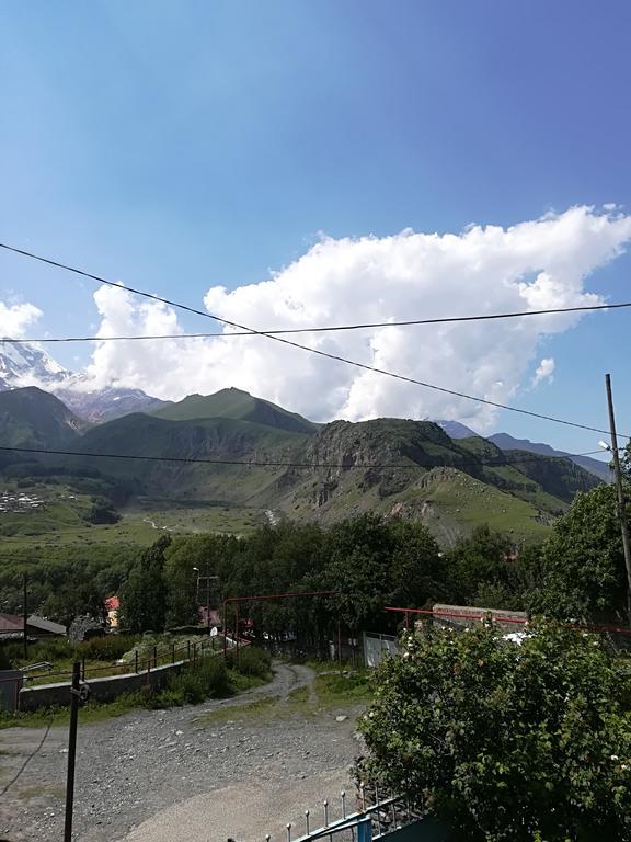 Nikoloz Guesthouse Kazbegi Luaran gambar