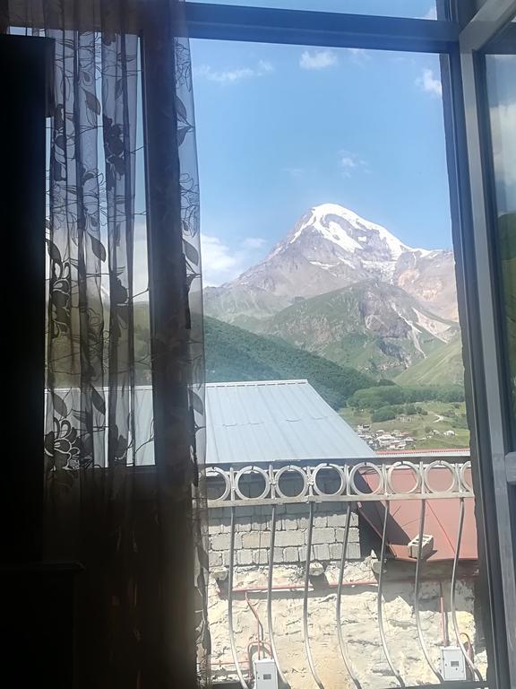 Nikoloz Guesthouse Kazbegi Luaran gambar