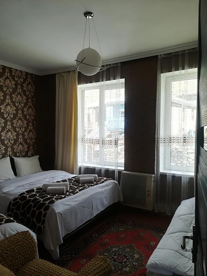 Nikoloz Guesthouse Kazbegi Luaran gambar